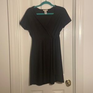 Women’s L black v-neck dress